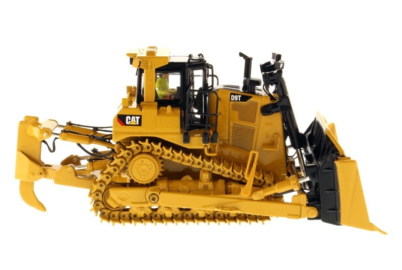 DIECAST MASTERS – CATERPILLAR D9T Ripper Equipped Accompanied Figure…