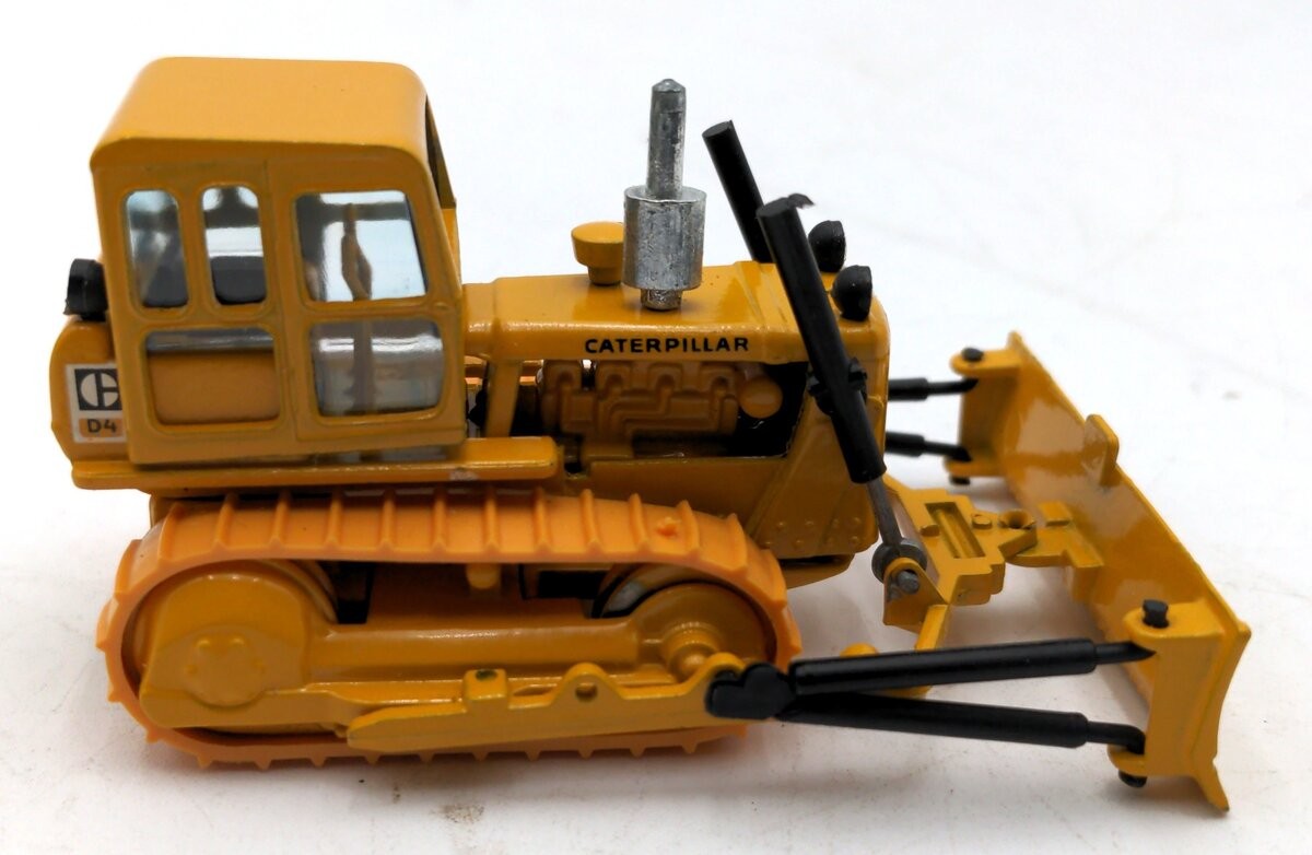 NZG 119 1:50 Scale Diecast Caterpillar D4D Dozer w/ Ripper NIB