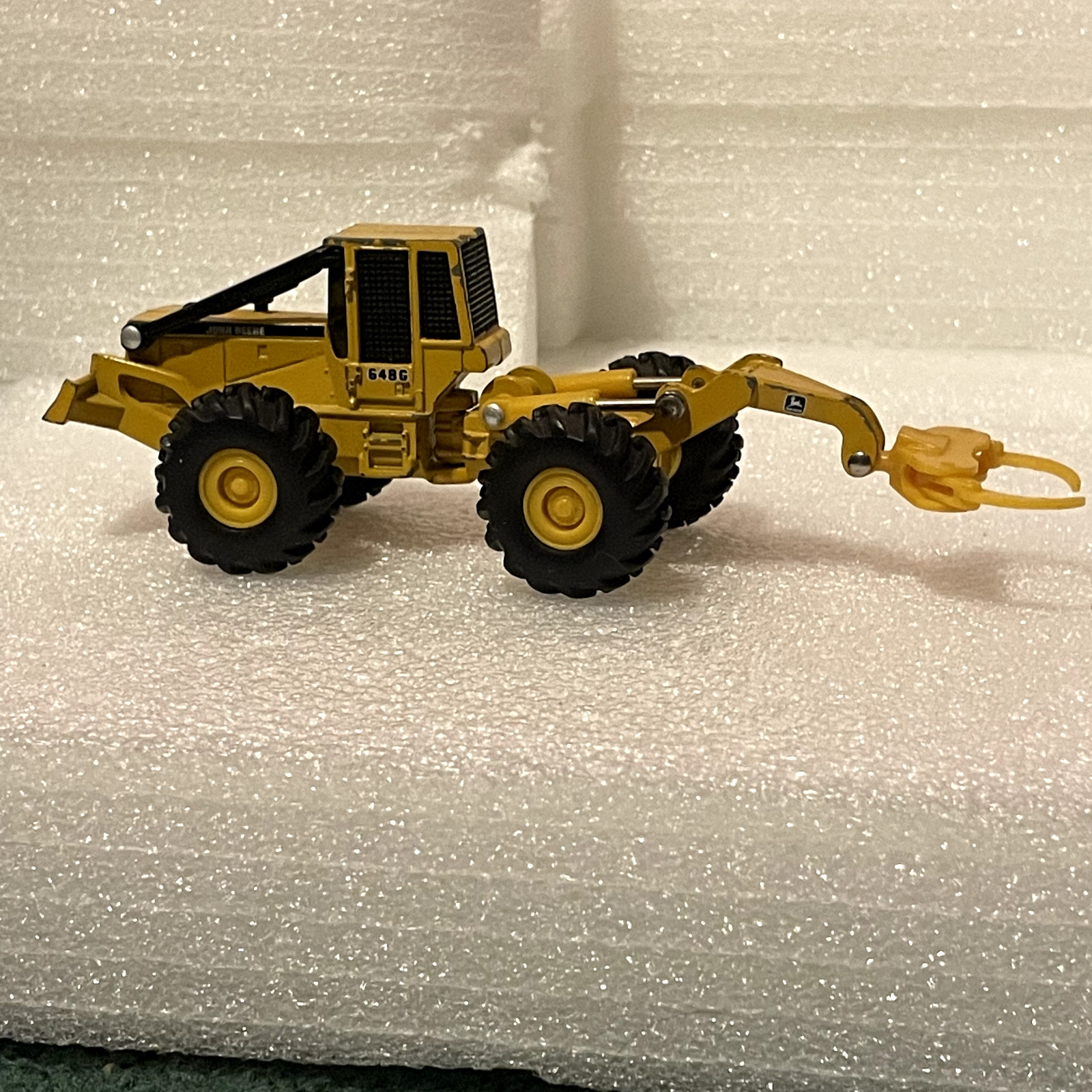 vintage 1/64 John Deere 648G Log Skidder rare yellow