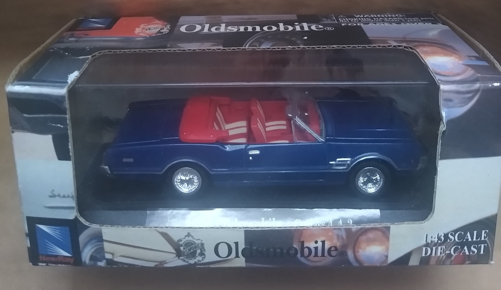 Oldsmobile 1966 Cutlass 4-4-2 Convertible Blue Car 1:43 Scale Case Collectible
