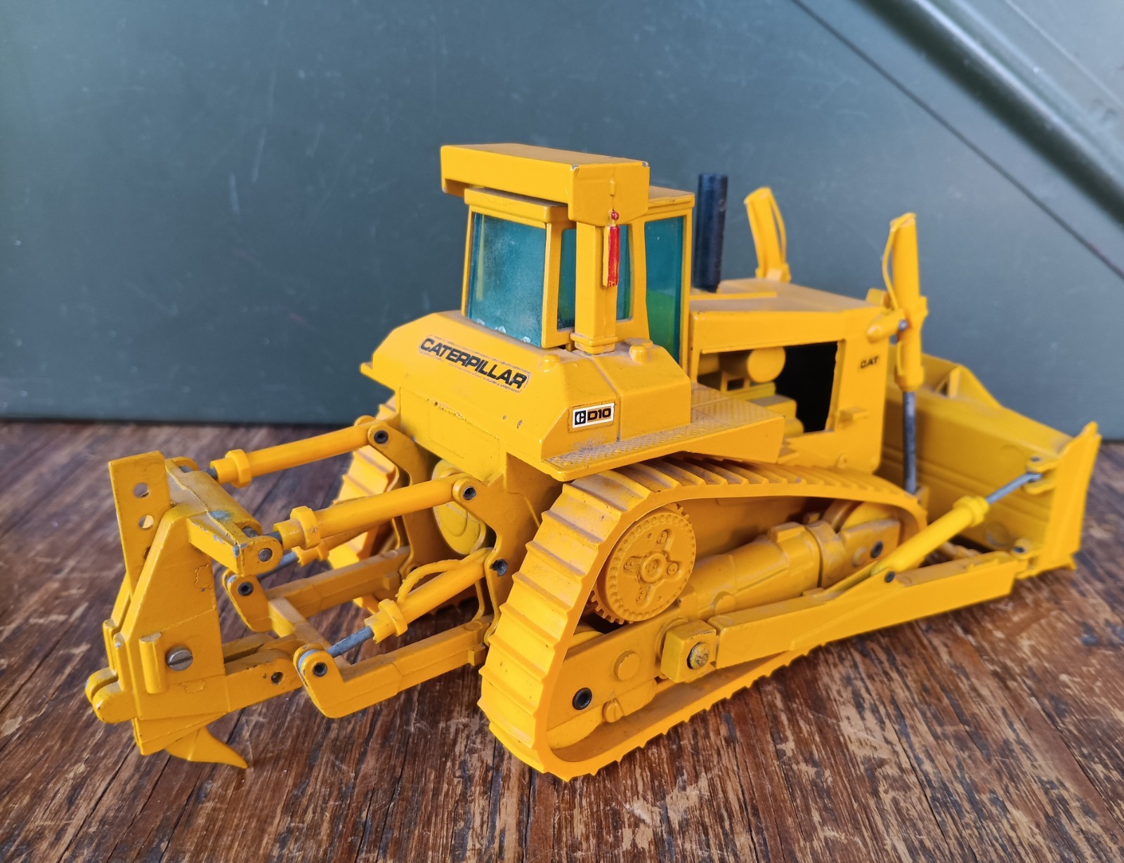 1/50 Conrad Cat #285 Caterpillar D19 Bulldozer W/Ripper Diecast ~ Conrad Germany