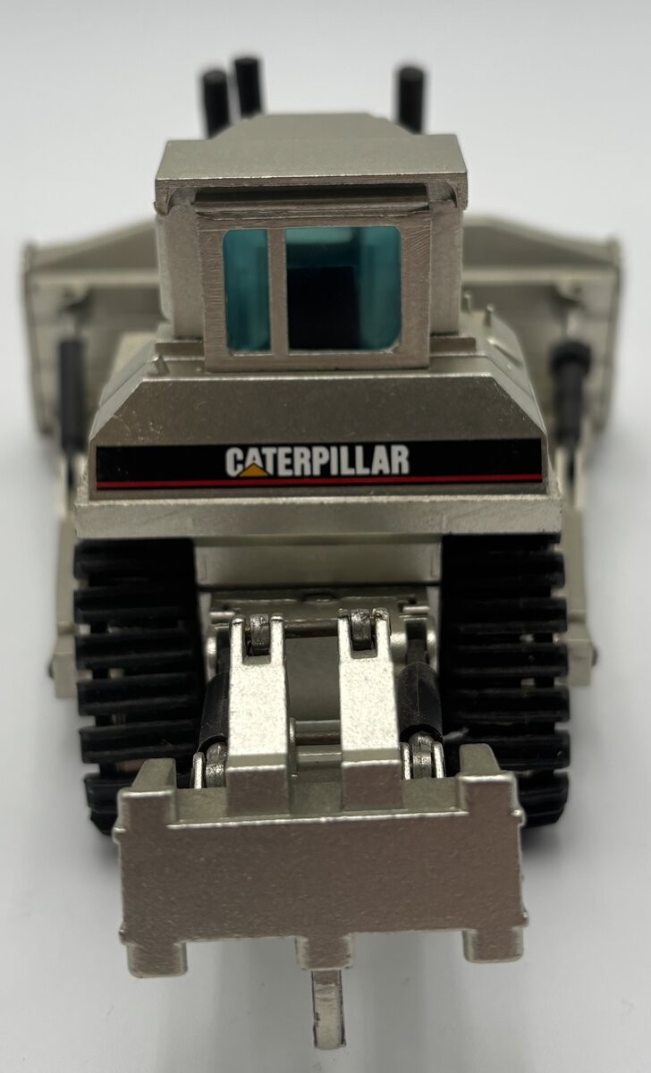 NZG 233 1:50 CAT D8N Track-Type Tractor – SILVER EX/Box