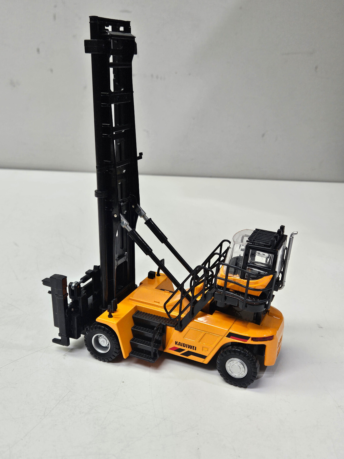 1:50 SANY Empty Container Stacker Construction Machine Equipment Diecast Model