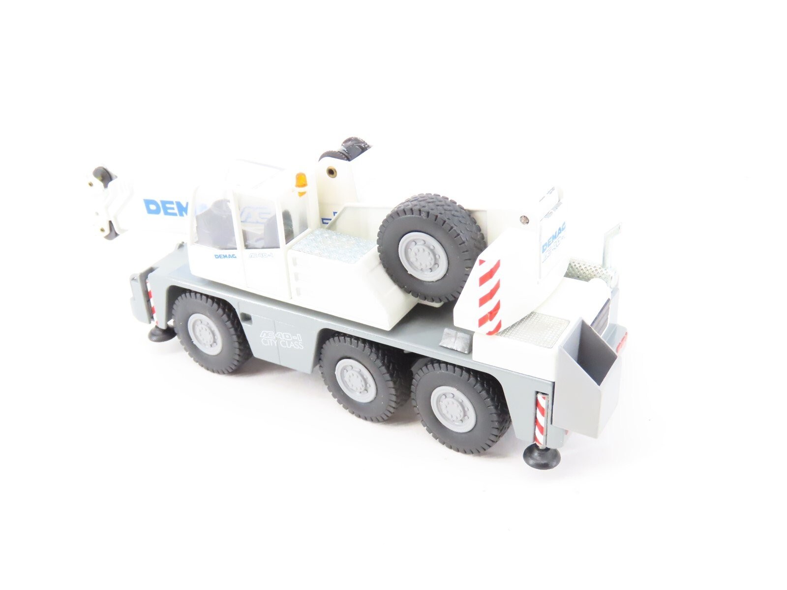 Demag AC40-1 City Class Telescopic Crane – Conrad 1:50 Scale Model #2093/0 New