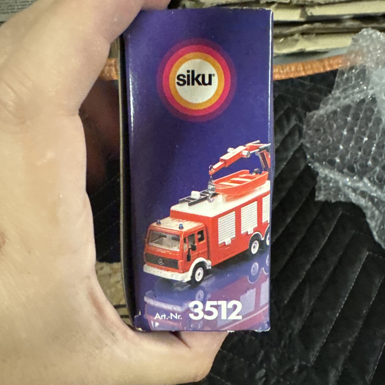 SIKU 3512 ‘FEUERWEHR-RUSTWAGEN FEUERWEHR FIRE EQUIPMENT TRUCK’ 1:55. MIB/BOXED.