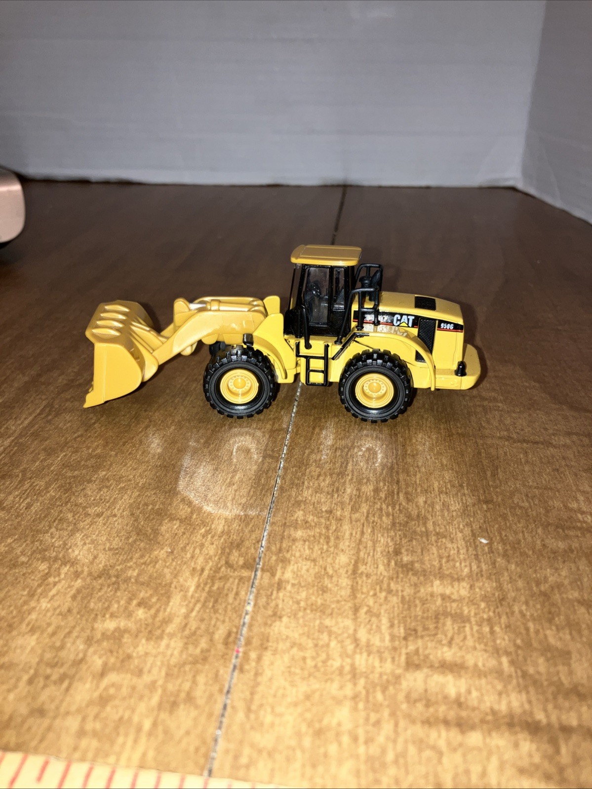 Norscot Cat Caterpillar Wheel Loader 950G Collectible Measurements For Scale