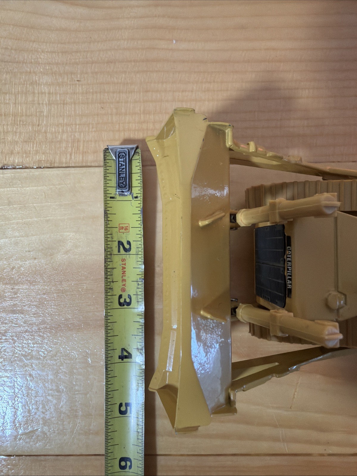 ERTL 6″ x 4″ Diecast CAT D10N Caterpillar Bulldozer Tractor 1856F