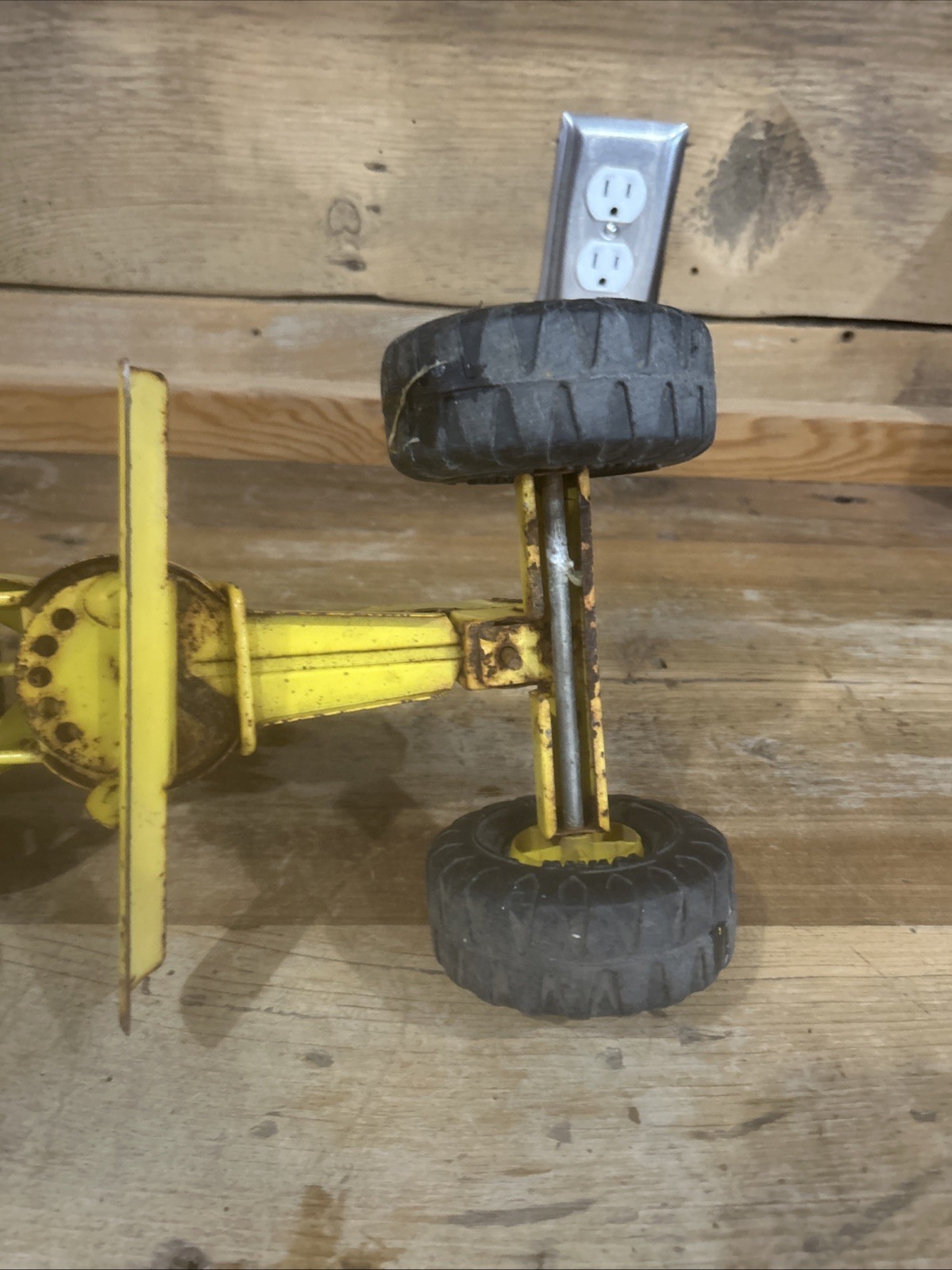 Vintage Tonka Road Grader 1970’s Toy Pressed Metal Yellow ~ 17” Long