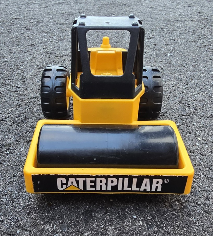 CAT Caterpillar Steam Roller Paver Tractor Toy 6″ Plastic Construction Vehicle