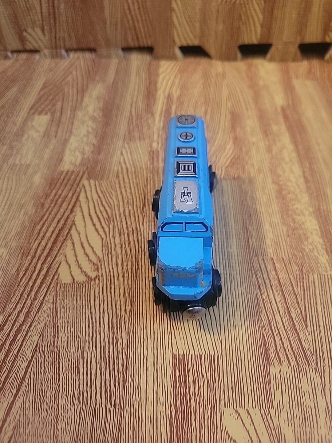 MAXIM WOODEN TRAIN LOCOMOTIVE ENGINE MAGNETIC CONSTRUCTION EXPRESS 38728