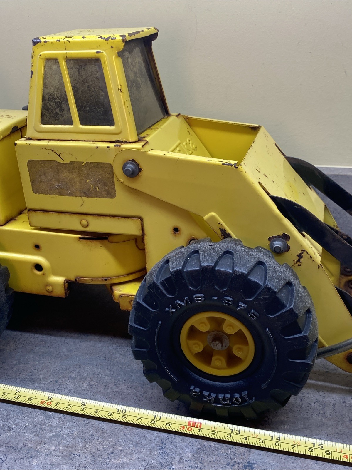 Vtg Tonka Front Loader Bulldozer Yellow Pressed Steel XMB-975 1970s
