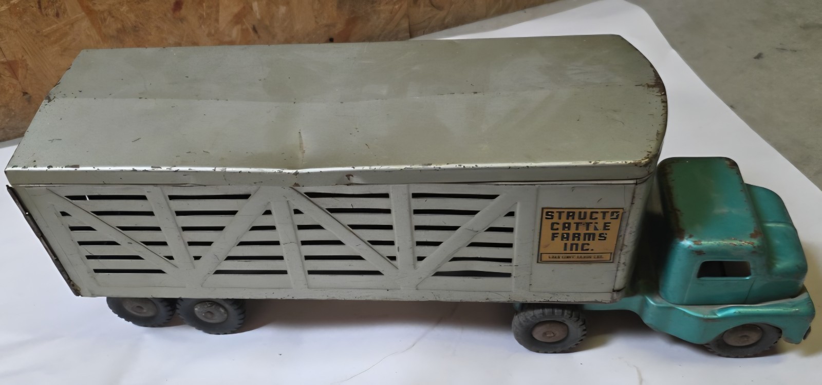 Orig 1950s STRUCTO Pressed Steel CATTLE LIVESTOCK TRACTOR TRAILER Toy TRUCK