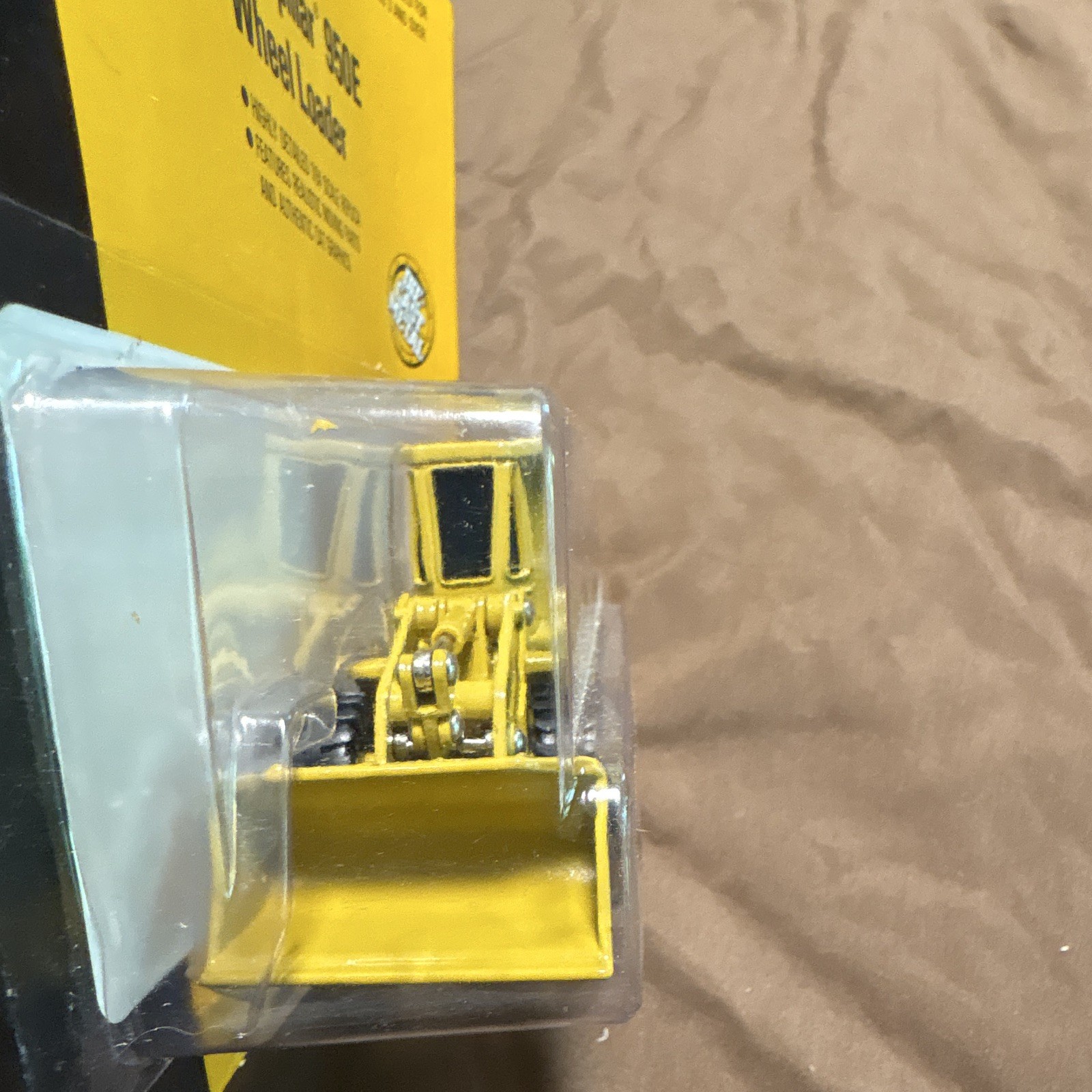 Ertl CAT Caterpillar 950E Wheel Loader 1:64 Diecast Metal Unopened Box 2418
