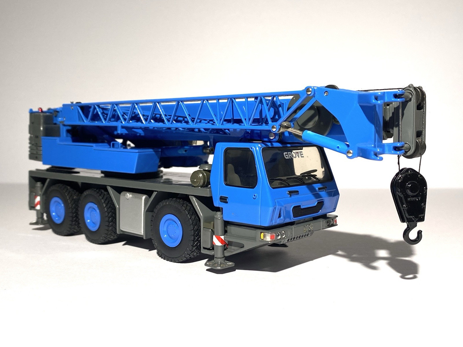2005 Grove GMK 3055 3-Axle All-Terrain Crane – 1/50 scale diecast model TWH003
