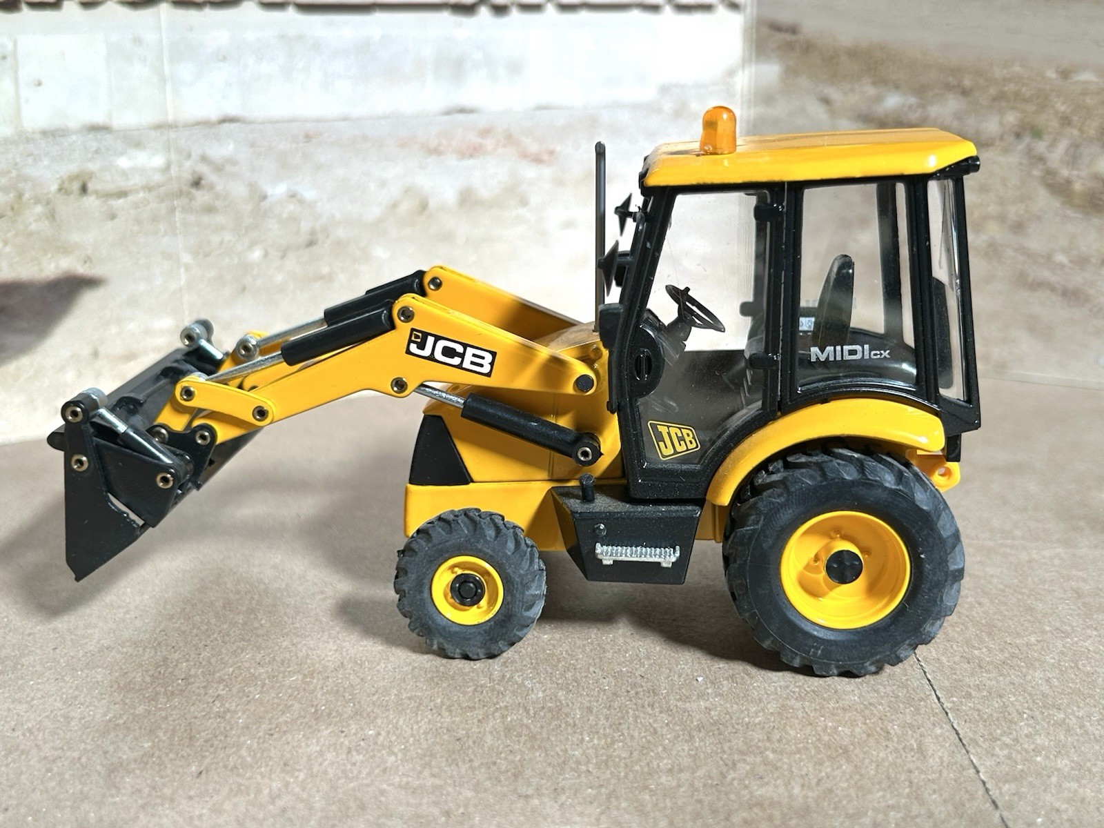 Joal 1/35 Scale JCB Midi CX Centermount Tractor Loader Backhoe (v/g with box!)