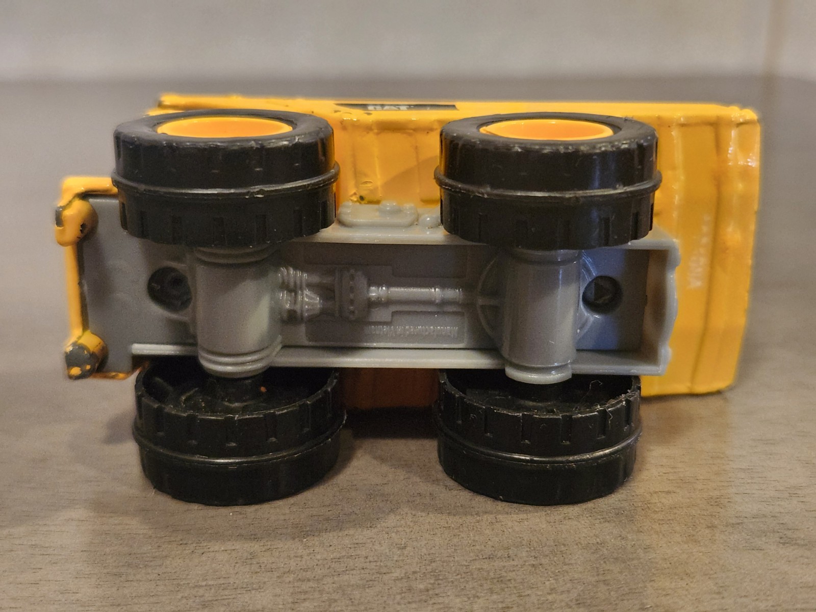 Caterpillar Cat 1:55 Scale Diecast Yellow Dump Truck Funrise 2019 82255 SEE DESC