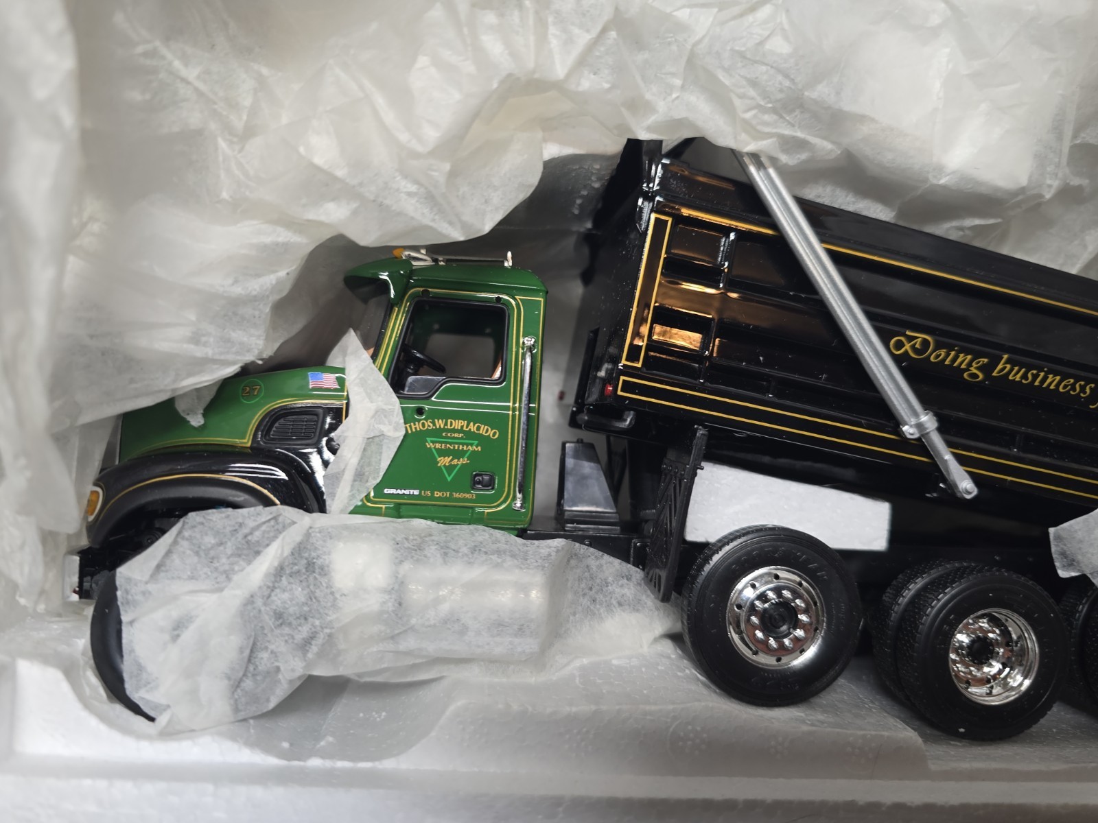 Mack Granite Heavy-Duty Green / Black Dump Truck 1:34 scale by First Gear (2003)