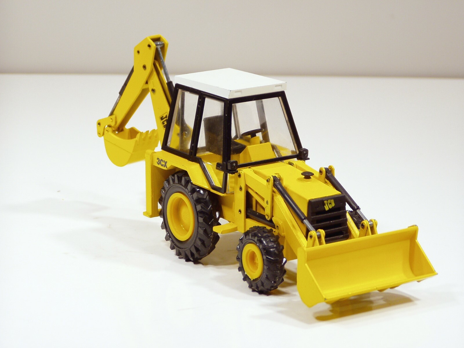 JCB 3CX Backhoe – Black Cab – 1/35 – NZG #277 – N.MIB