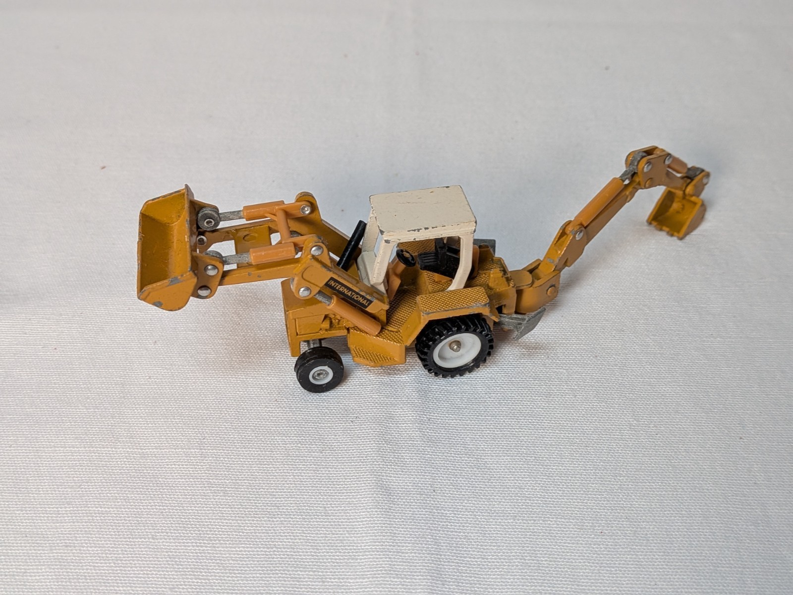 Vintage Ertl 1/64 Scale Mighty Movers Construction Set