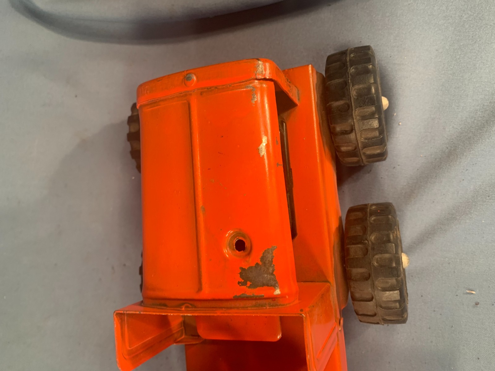 VERY NICE 1950s PRESSED STEEL WYANDOTTE TOYS 19 INCH ORANGE ROAD GRADER