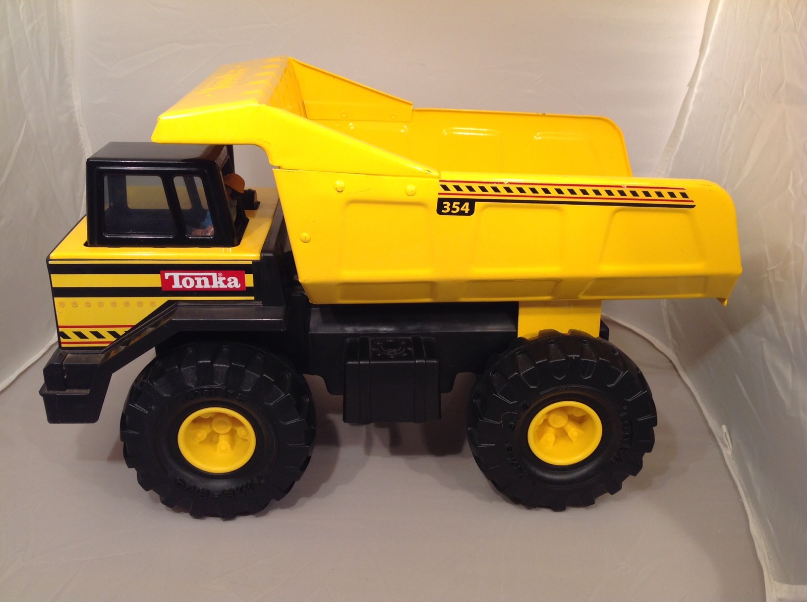 2012 Tonka 354 Metal Yellow Dump Truck Preowned