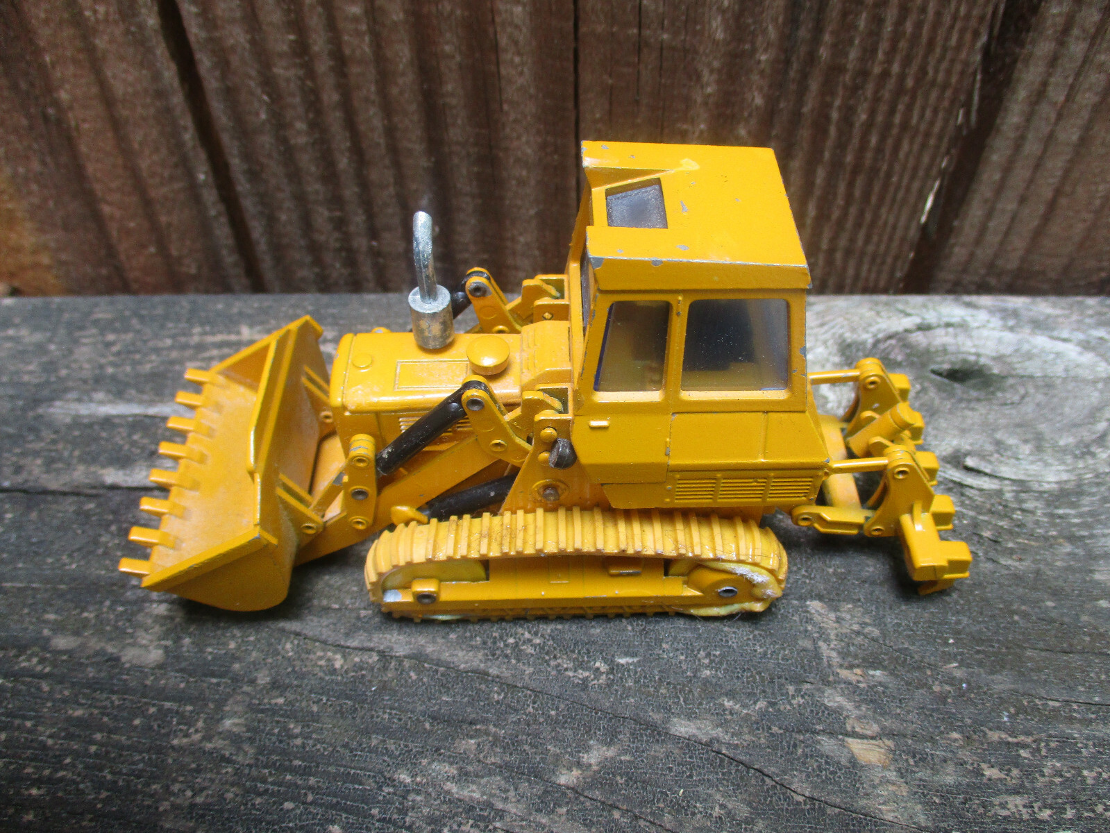 NZG Catepillar C955 Bucket Loader Tractor Metal Model M1:50 made in W. Germany