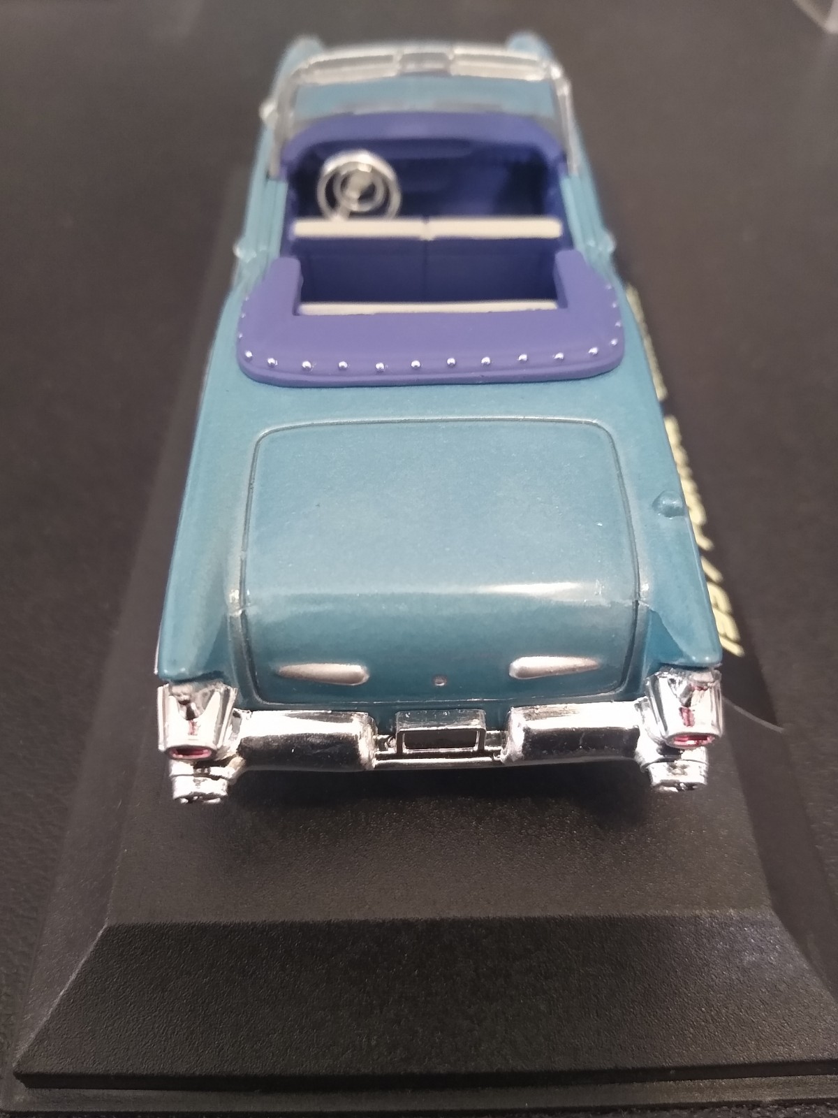 1957 Pontiac Bonneville Convertible 1:43 Scale Diecast New-Ray
