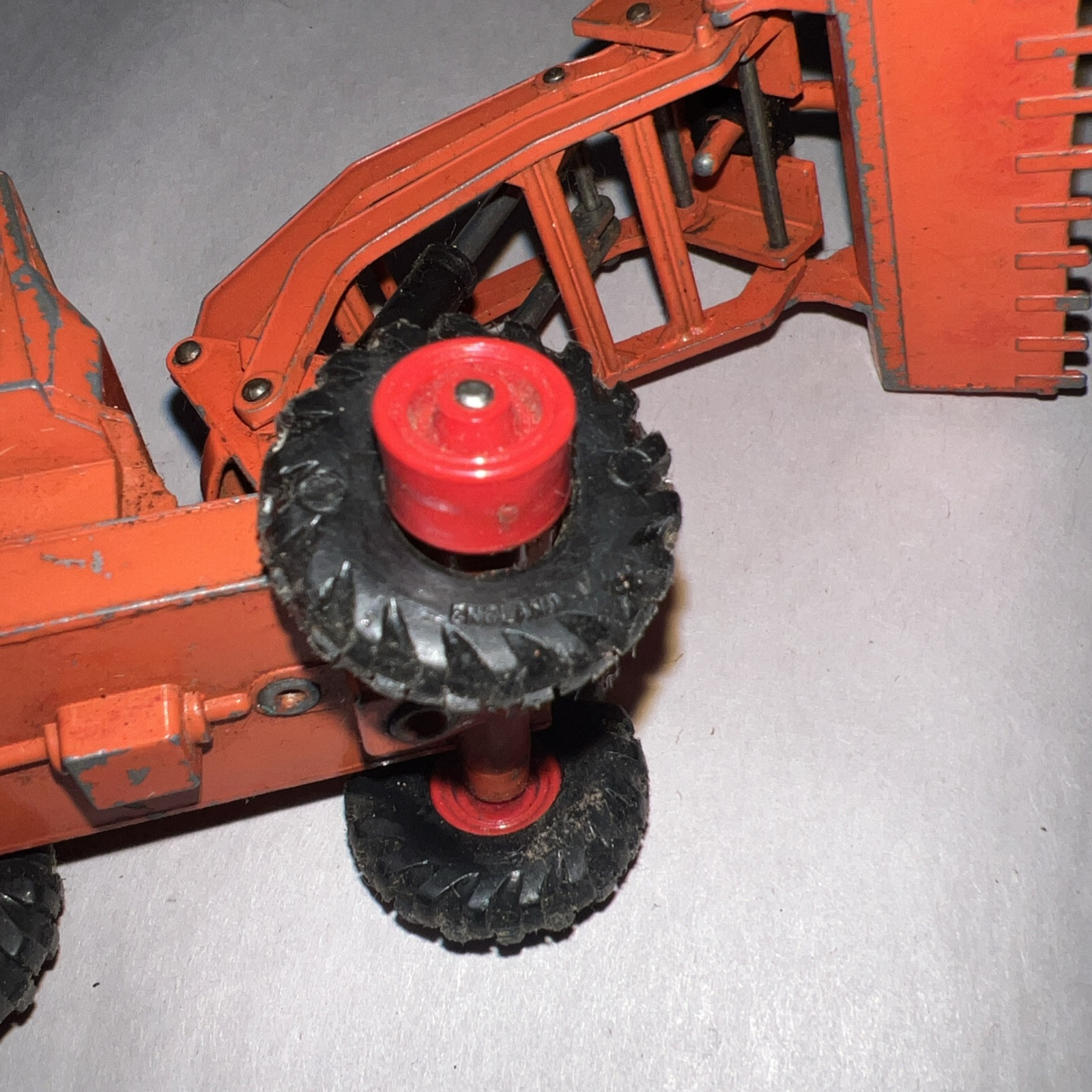 Hatra K-3 Tractor Shovel, “Matchbox” King Size Lesney England Vintage Toy