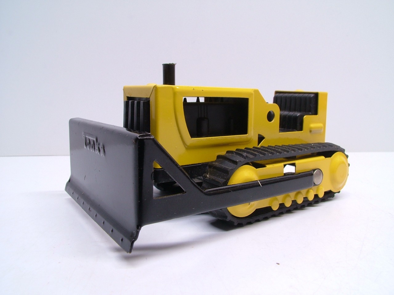 Vintage Tonka 1970s Pressed Steel Small 4″ Long Yellow & Black Bulldozer