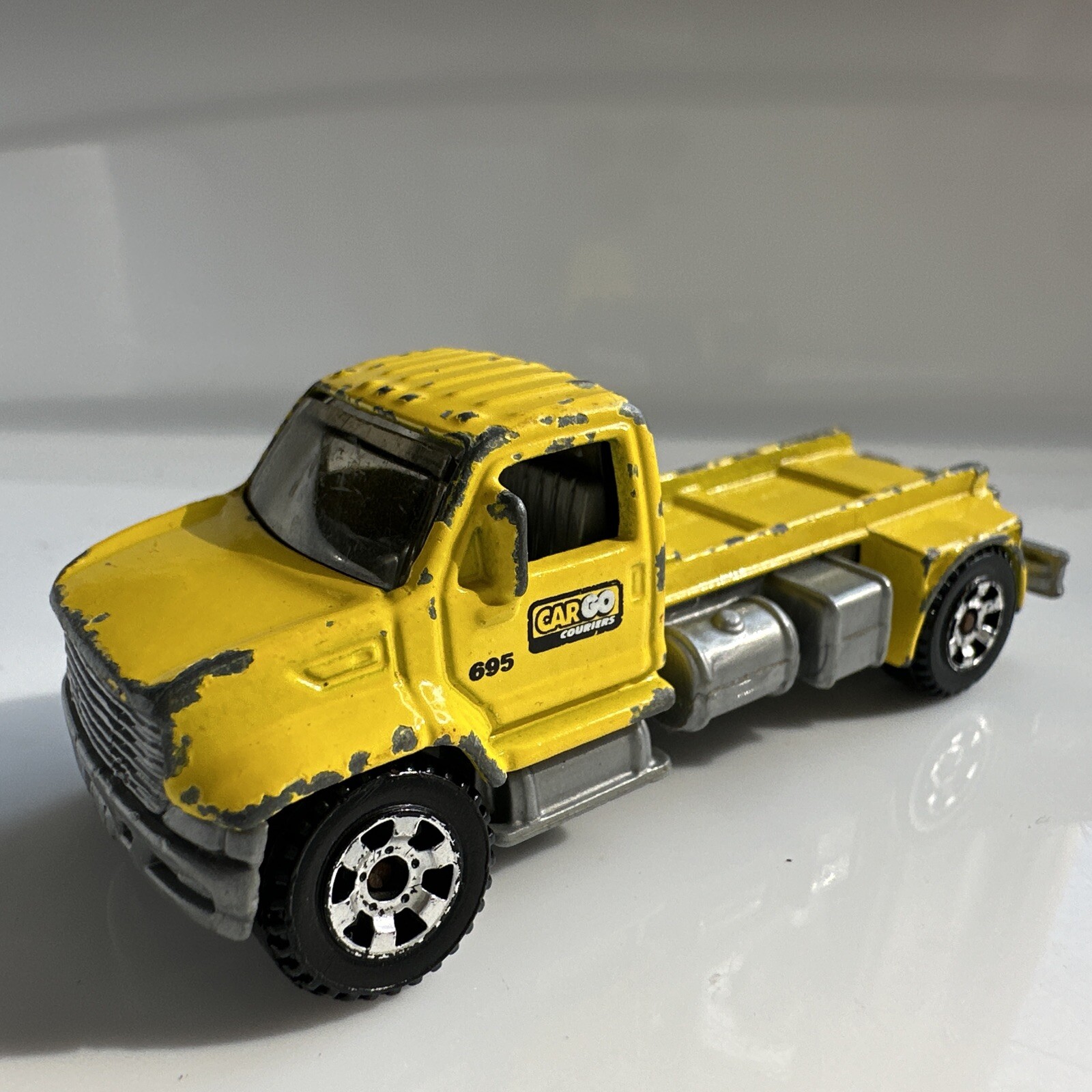 MB695 Matchbox Utility Truck 2006 YELLOW No Container Rare “some wear”