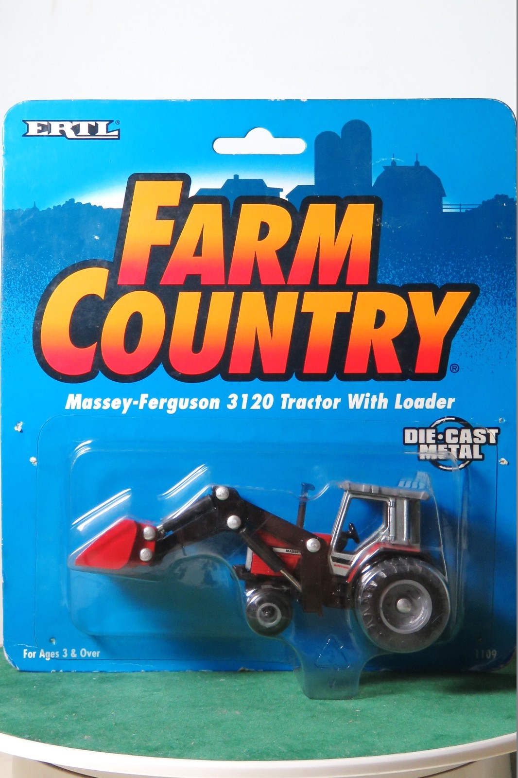 MASSEY-FERGUSON 3120 Wheel Loader die-cast model, ERTL, 1/64 scale