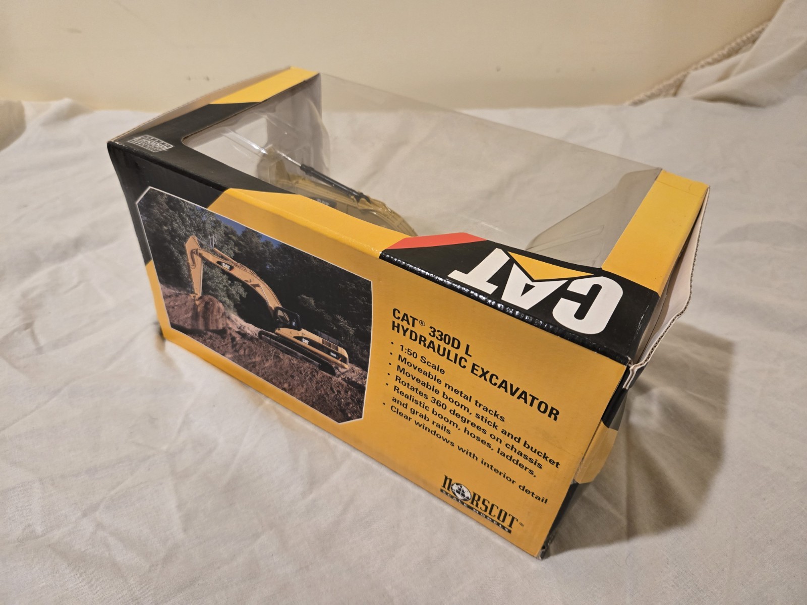 Norscot 55199 Cat 330D L Hydraulic Excavator Collectible Die Cast 1:50