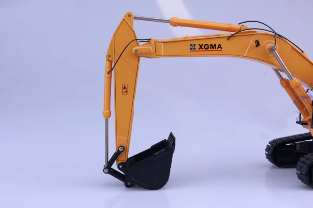 1:35 35CM XGMA XG836LC Excavator Construction Machine Vehicles Diecast Model