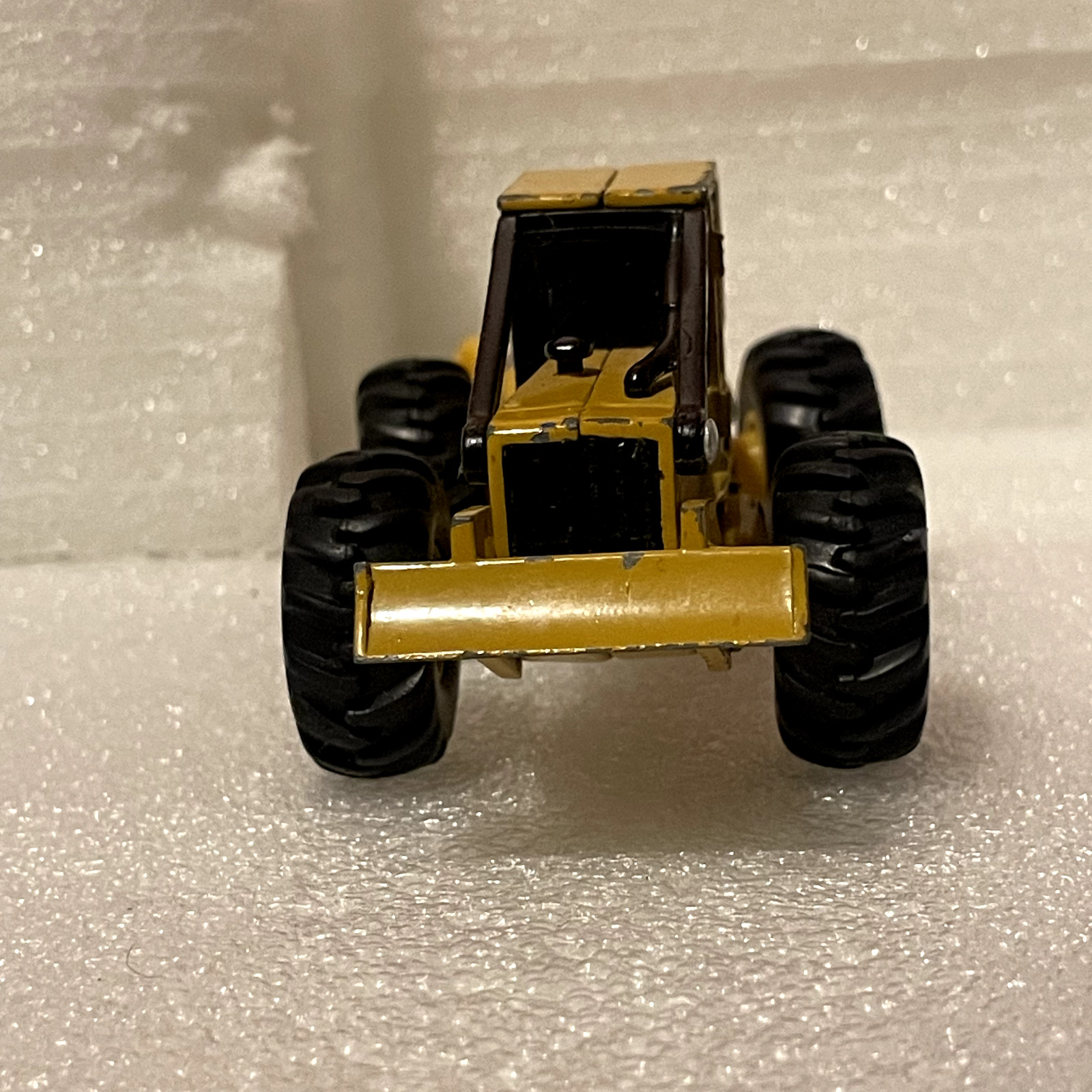 vintage 1/64 John Deere 648G Log Skidder rare yellow