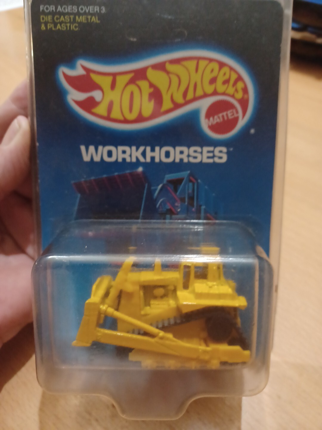 CAT Bulldozer YELLOW #1172 Hot Wheels Workhorses Mattel 1988 Unpunched Card