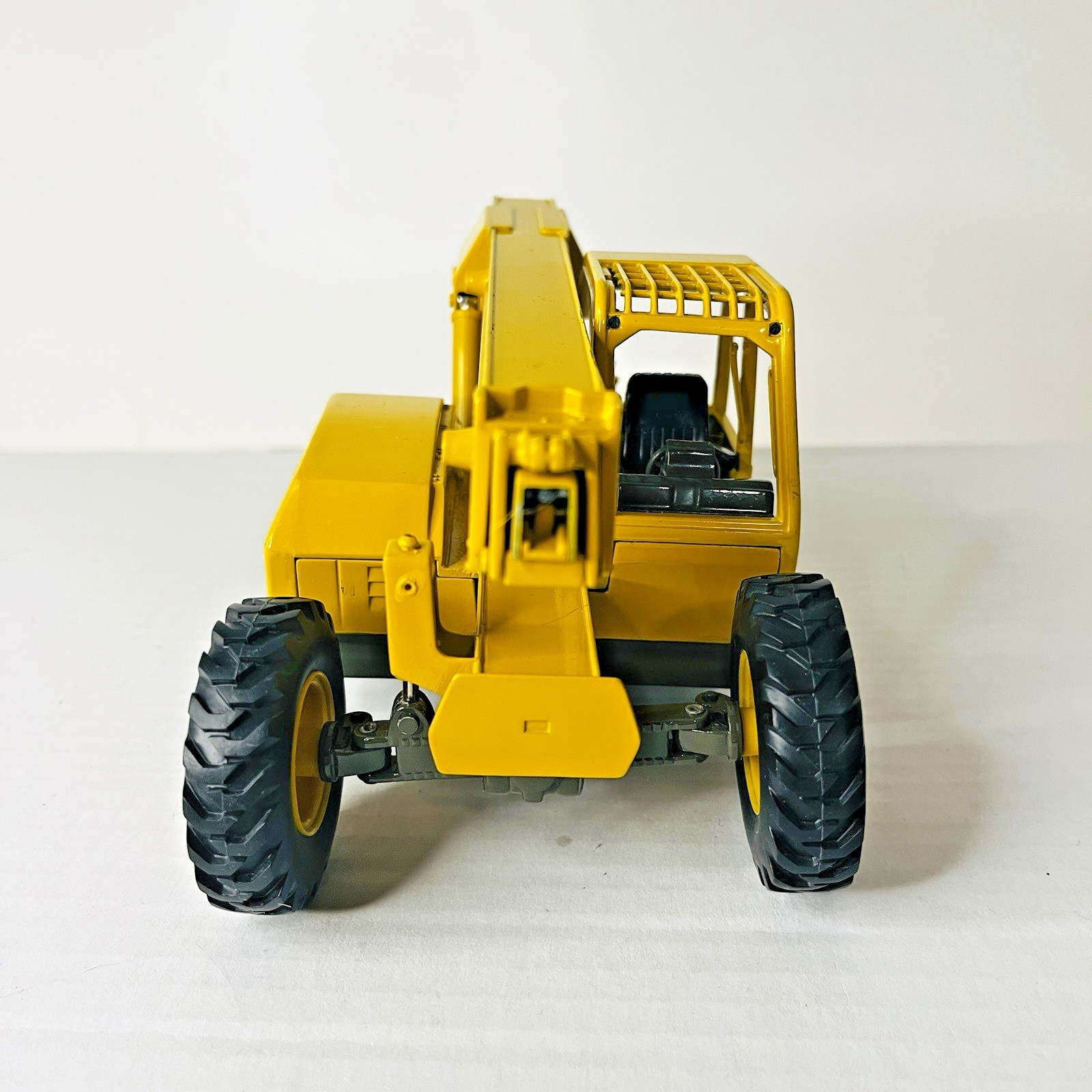 GEHL Telescopic Handler DL-6L Die Cast 1/25 Truck Model Missing Parts – READ