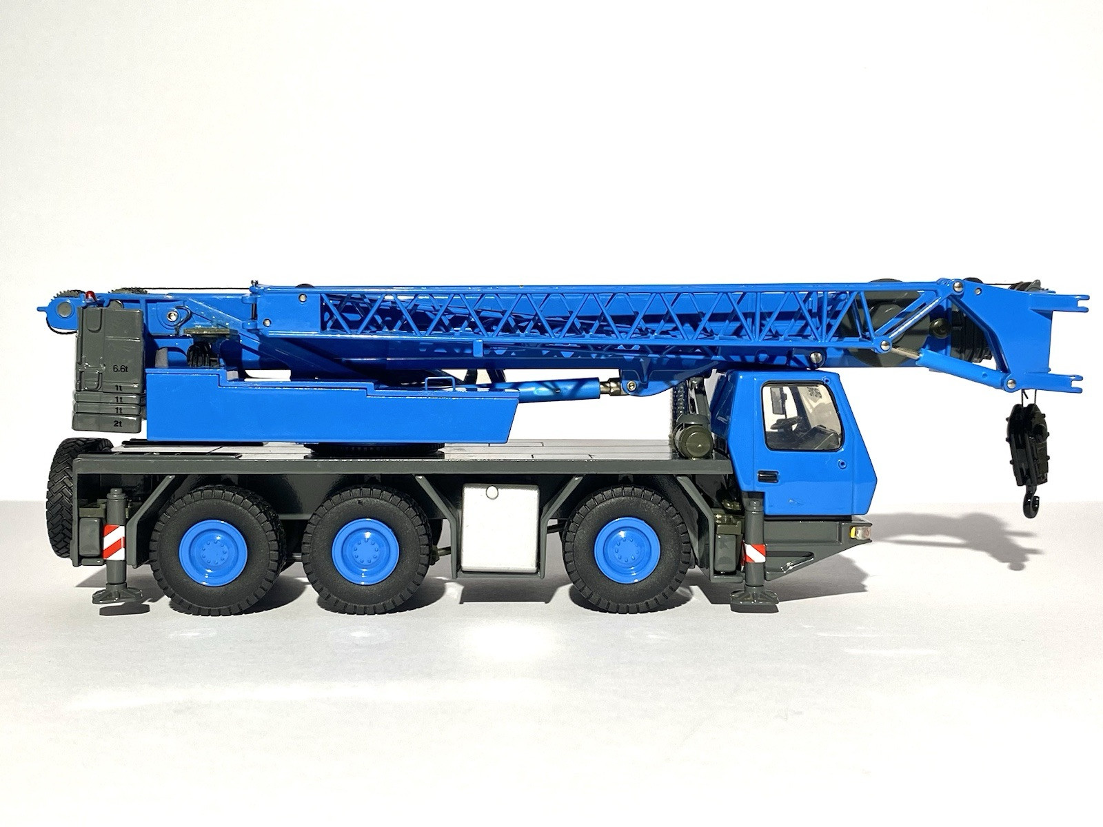 2005 Grove GMK 3055 3-Axle All-Terrain Crane – 1/50 scale diecast model TWH003