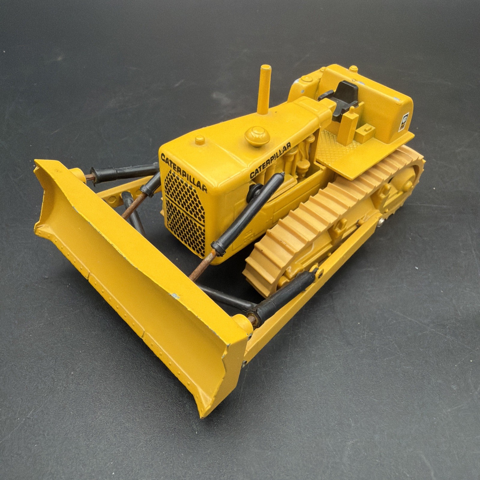 1970s GESCHA W.Germany CATERPILLAR 1:50 Scale Toy D9G BULLDOZER