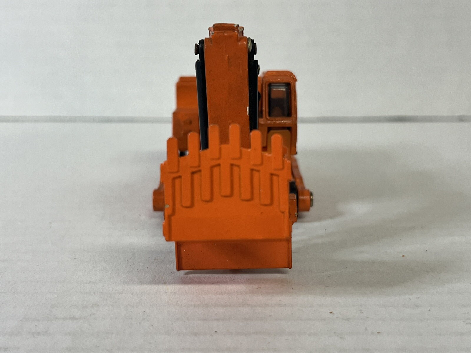 Shinsei Mini Power Hitachi UH20 Loader Shovel No. 29 Orange Diecast Tractor 1:64