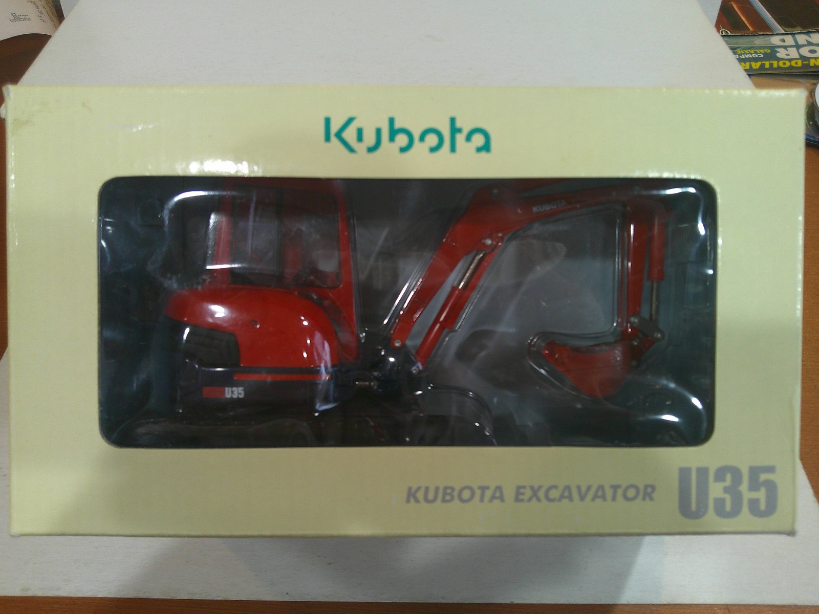 Kubota U35 Zero Tail Swing Excavator 1:24 Scale Red Very Good Box