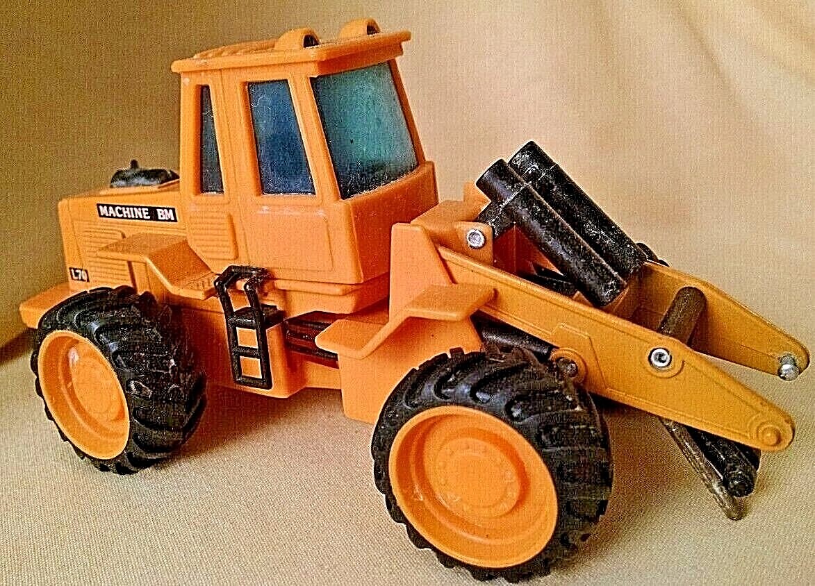 CONSTRUCTION VEHICLE LOT 7 PC PARTS RESTORATION WELLY L70 EXCAVATOR V1700 CAT.