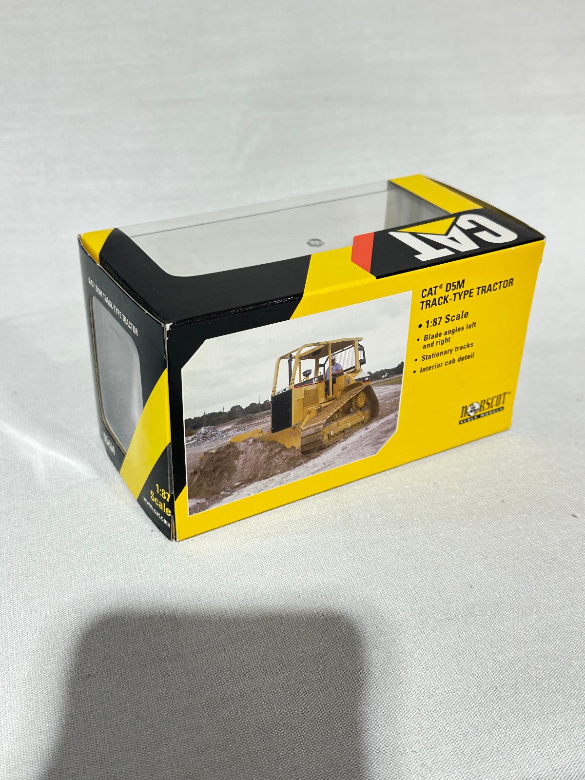 Caterpillar D5M Dozer At Work Series By Norscot 1/87th Scale