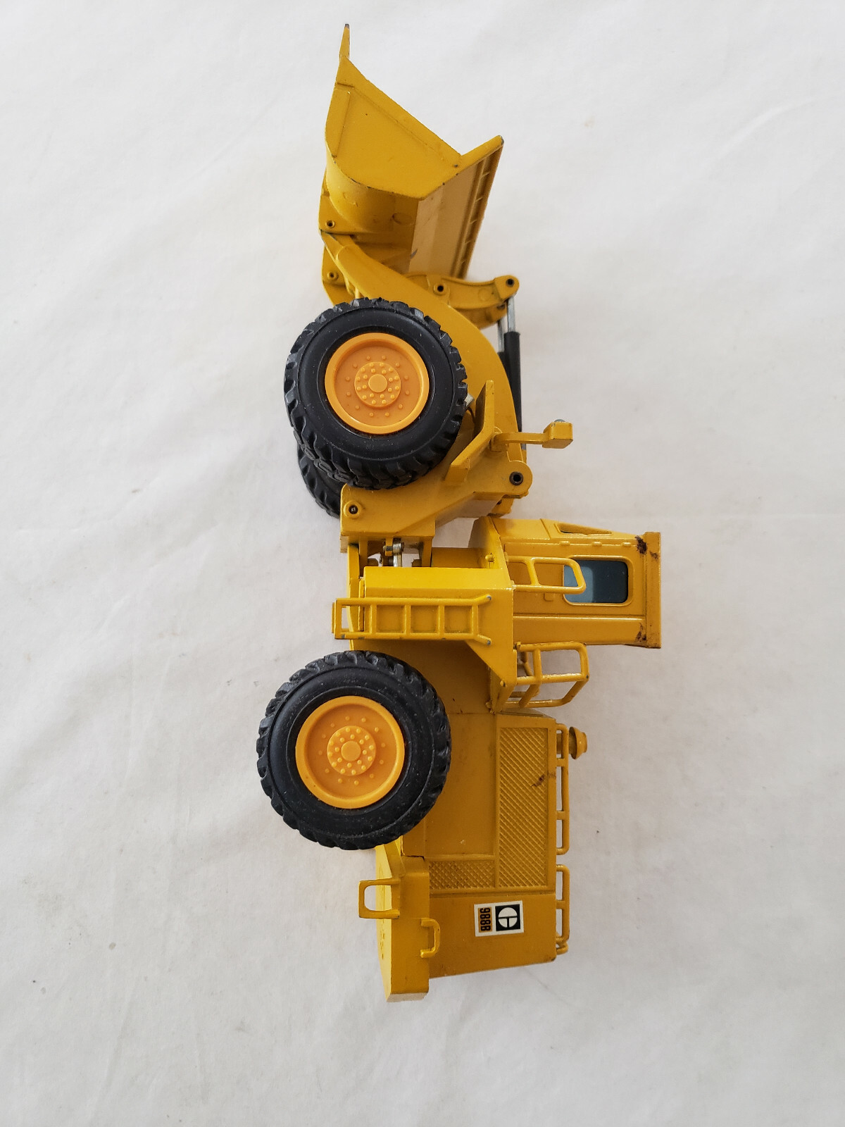NZG No. 167 Radlader Cat 988 B Wheel Loader 1/50 Scale Die Cast Model NIB