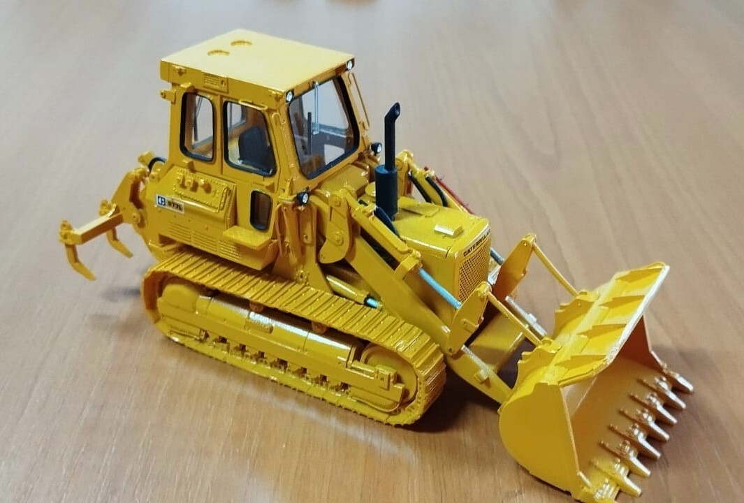 Resin 1/50 CAT 977L Trackloader American Cab – Custom Built by Fankit Models