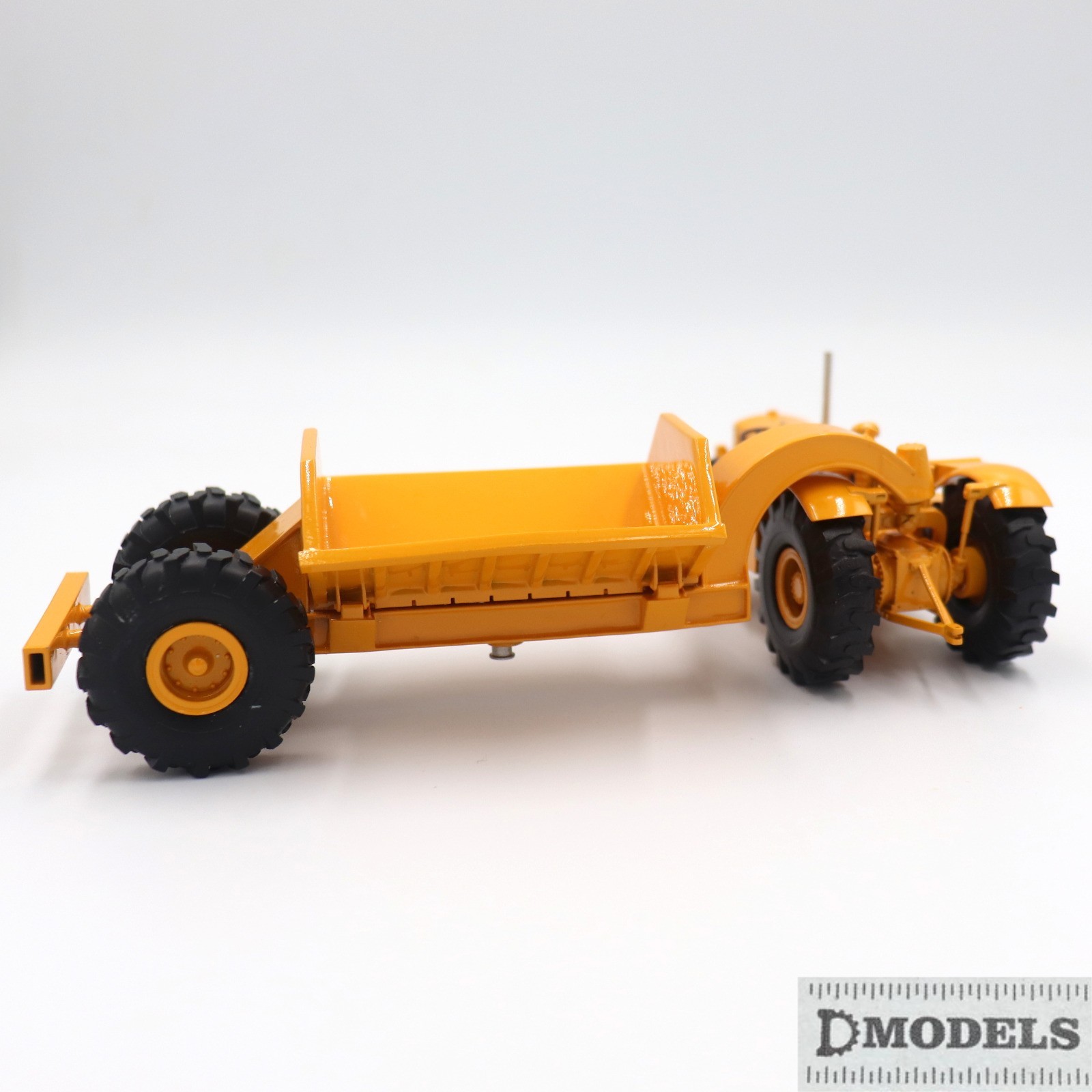 1/50 DW10 Series 3 + Athey Side Dump Trailer – Ready-Made, Assembled Model Ready