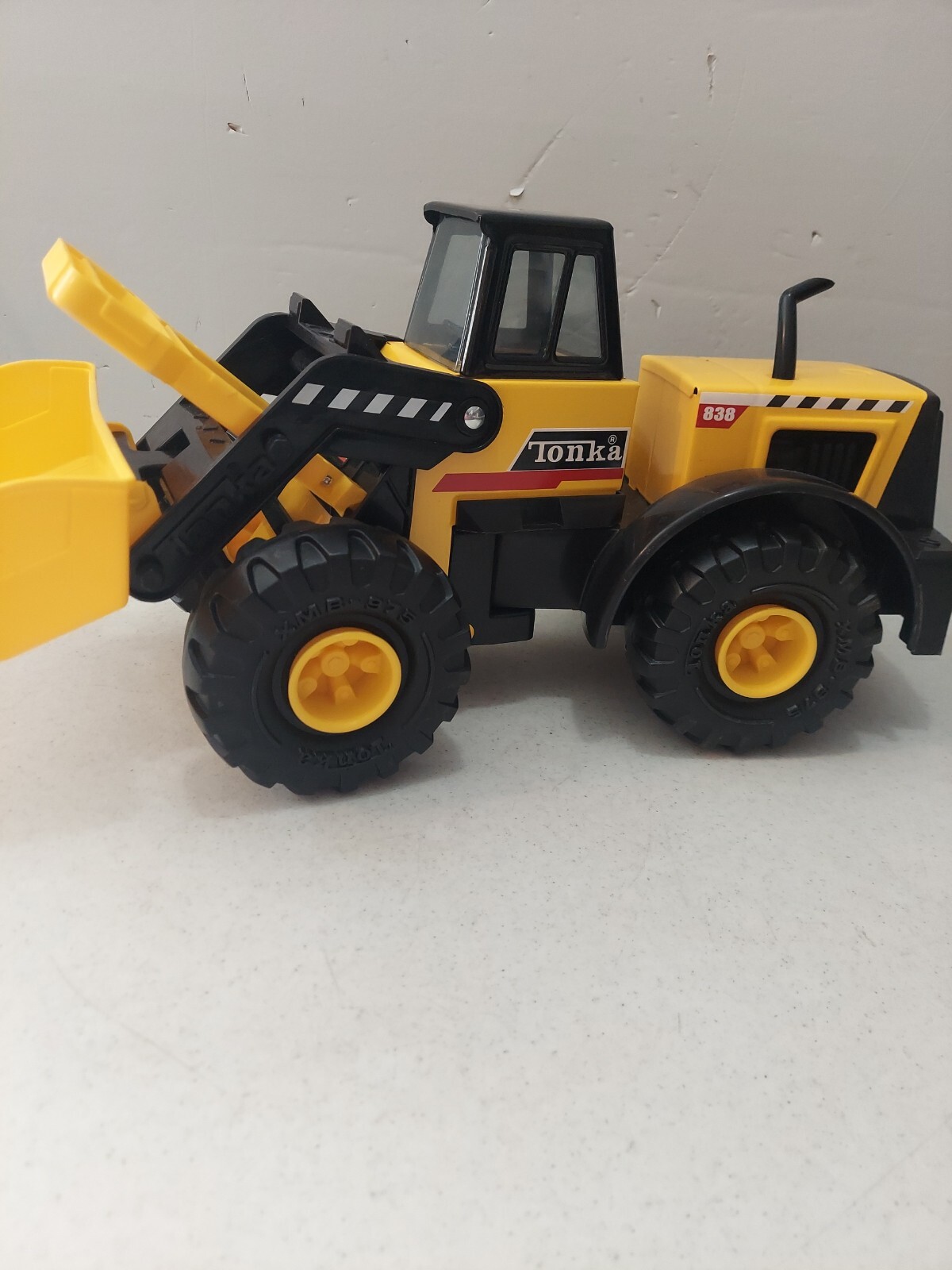 Tonka Steel Classics Front End Loader 838 slightly used