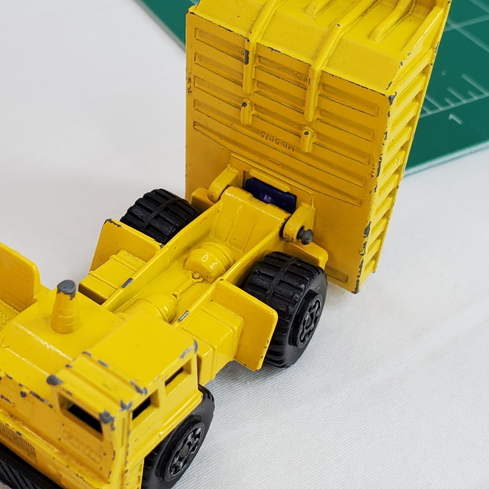 Vintage 1976 Matchbox Lesney Superfast #58 Faun Dump Truck Die-Cast Yellow ROUGH