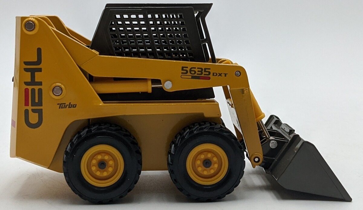 Die Cast Promotions 907740 1:25 Gehl 5635 DXT Skid Loader NIB