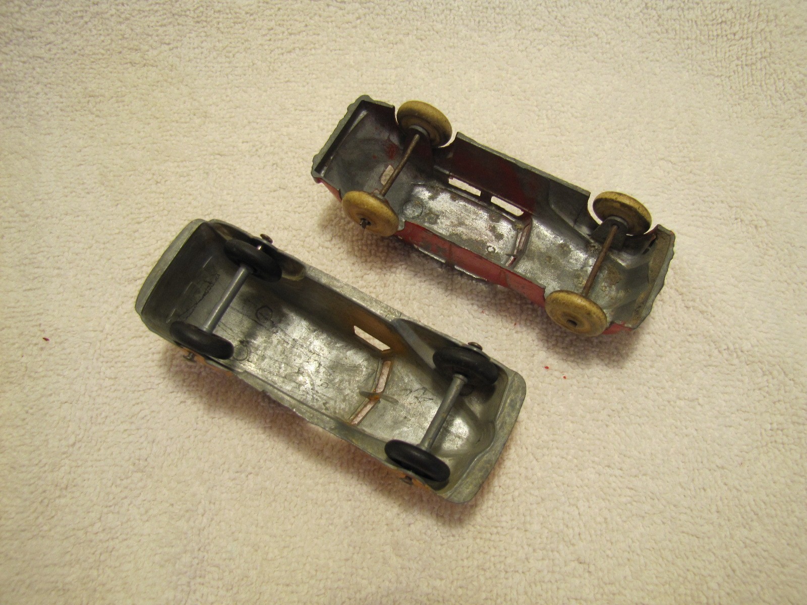 VINTAGE TOOTSIE TOY BARCLAY SLUSH CAST 1/43 ? CAR TOY DIECAST LOT
