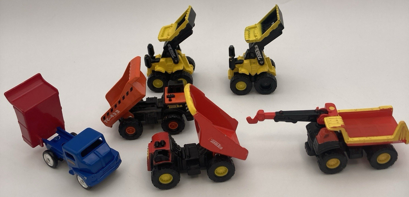 Lot Of 6 Maisto Tonka Die Cast And Plastic Construction Dump Trucks Bulldozers